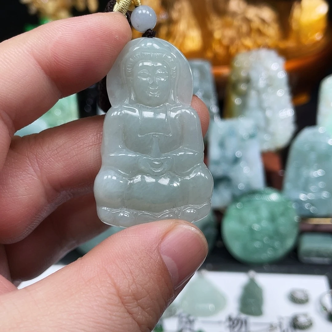 翡翠未镶嵌颈饰观音