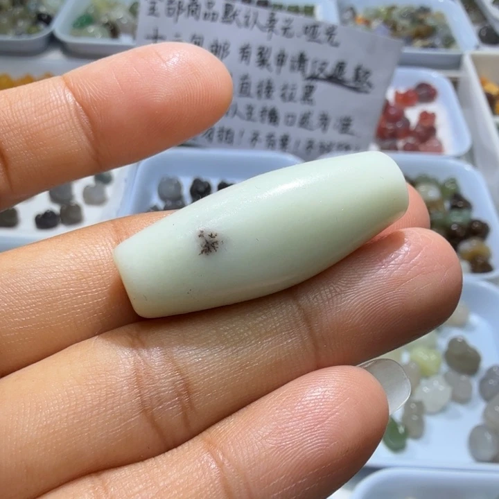 和田玉未镶嵌珠宝奇石