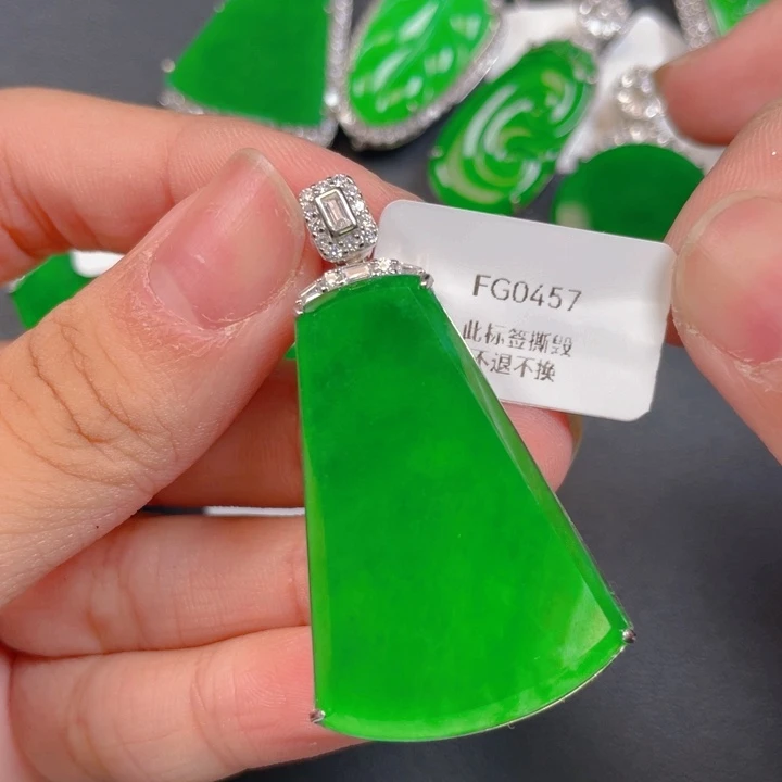 【闪购商品】颈饰银S925镶嵌翡翠翡翠