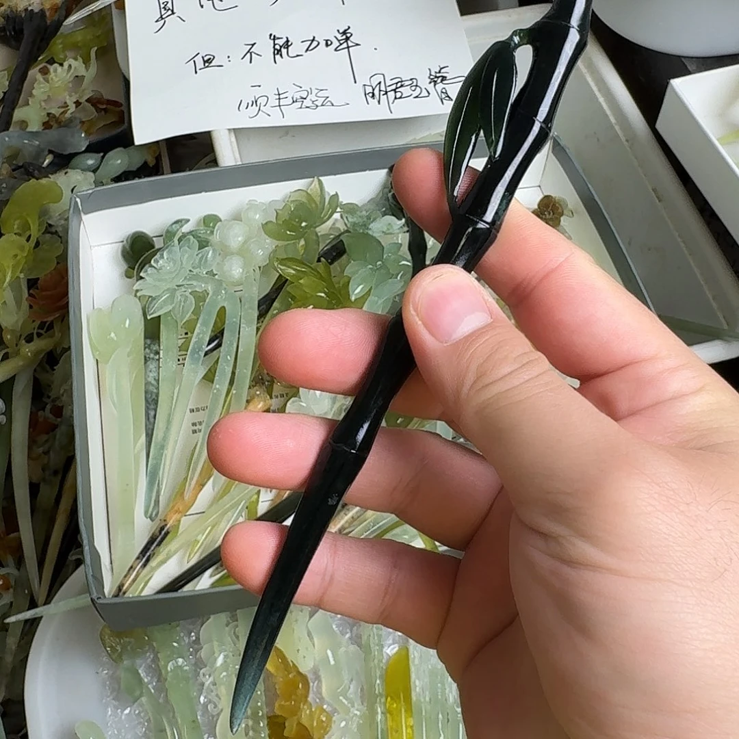蛇纹石玉未镶嵌发饰