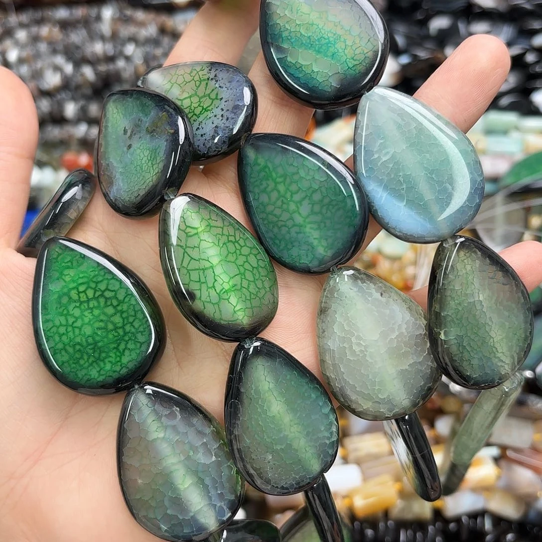 玛瑙/玉髓未镶嵌珠宝半成品2838绿龙纹玛水滴一条