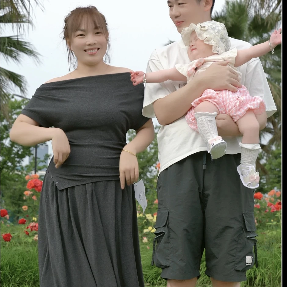 灰色斜肩一字肩多穿上衣+高腰中长款裙两件套