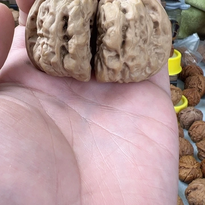 文玩核桃吊坠四开背蛤蟆头半壁