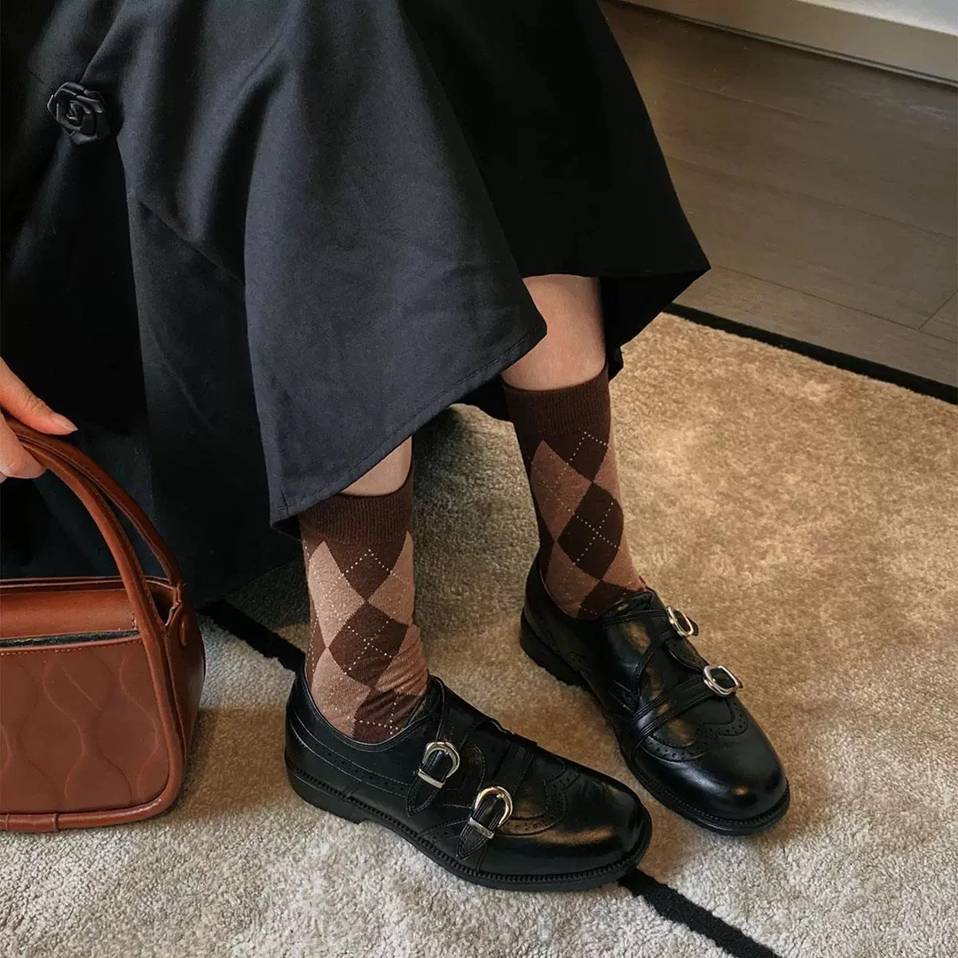 英伦风复古雕花平底小皮鞋女2025新款百搭单鞋一字带乐福鞋女鞋