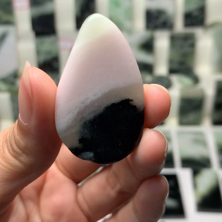 独山玉未镶嵌颈饰花**风