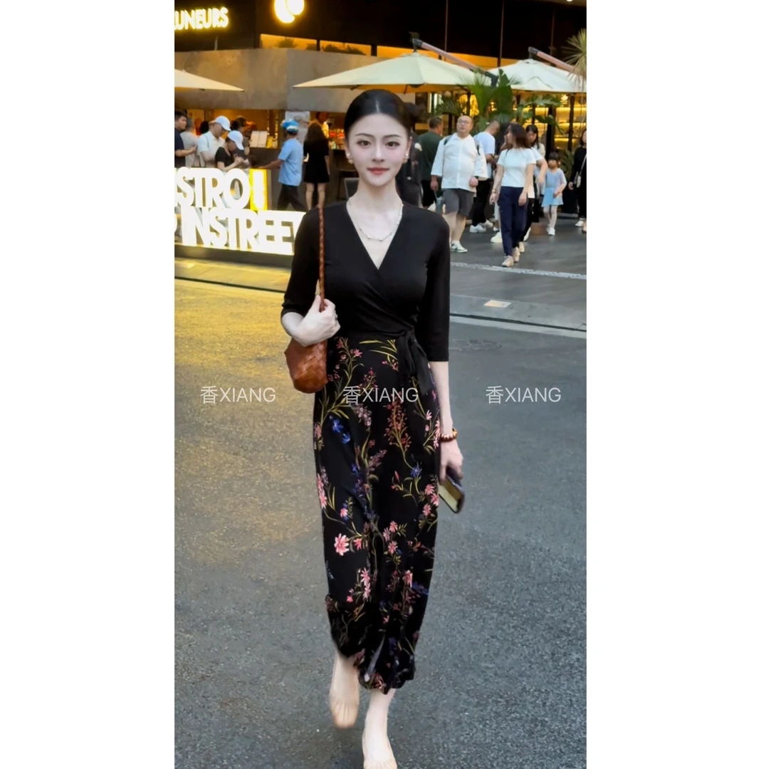香香【中式优雅】裹身裙2025新中式上黑下拼碎花连衣裙显瘦连衣长裙