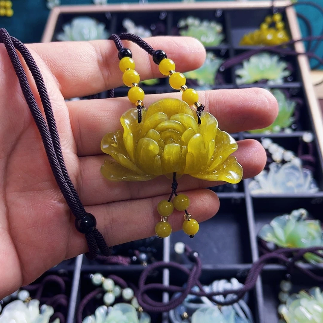 红***花未镶嵌蛇纹石玉颈饰