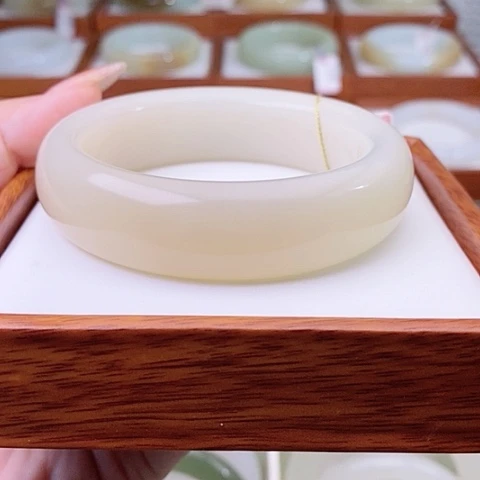 和田玉手镯未镶嵌56.3