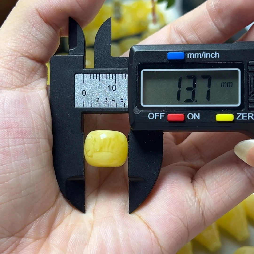 未镶嵌琥珀裸石老型