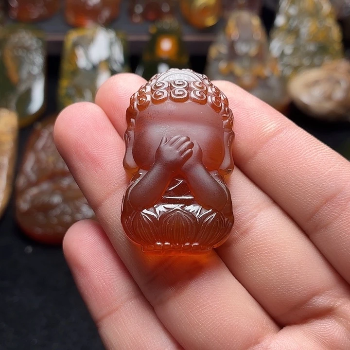琥珀未镶嵌颈饰52