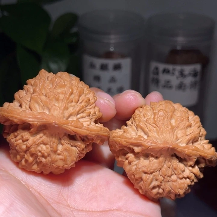 文玩核桃吊坠          50