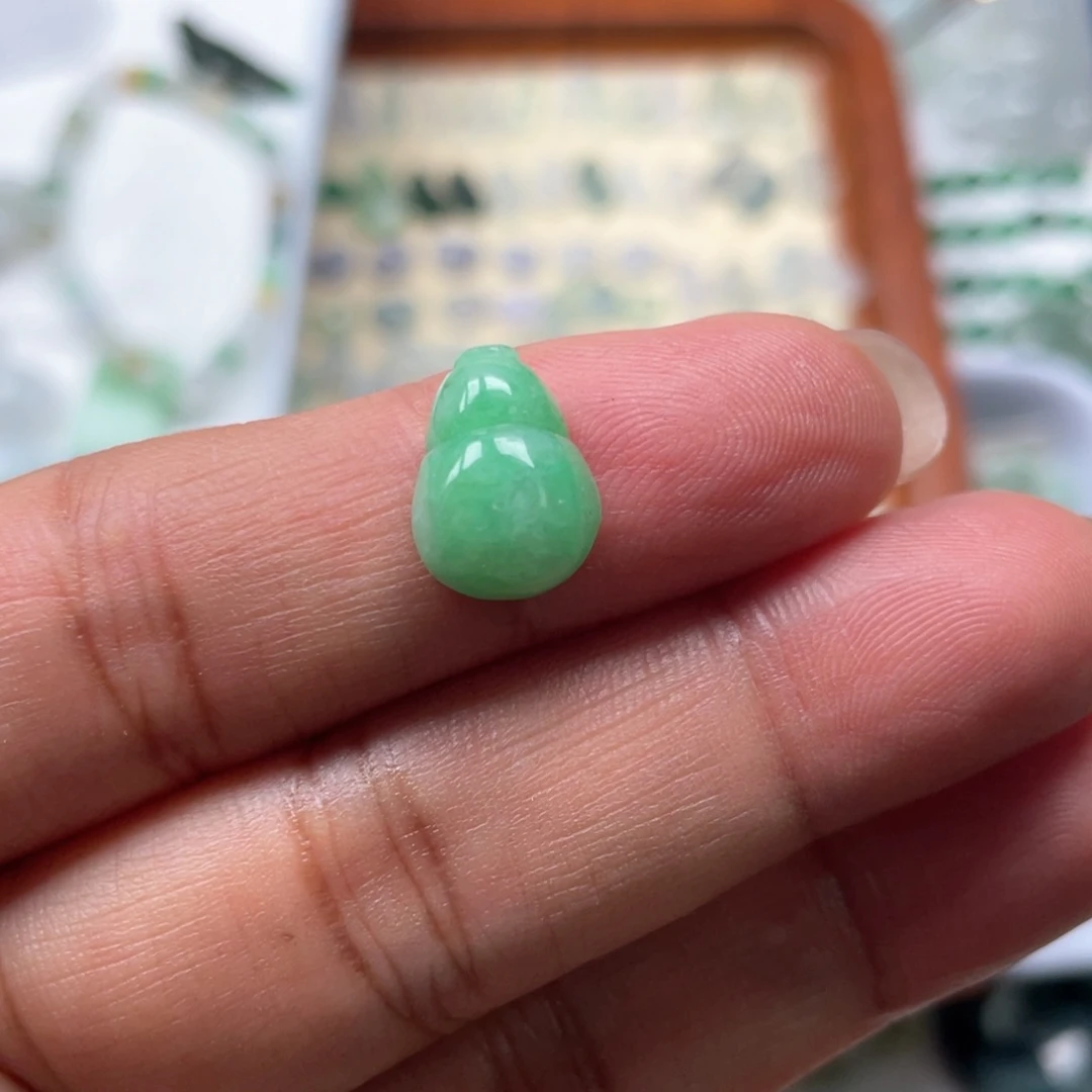 翡翠未镶嵌颈饰666667777