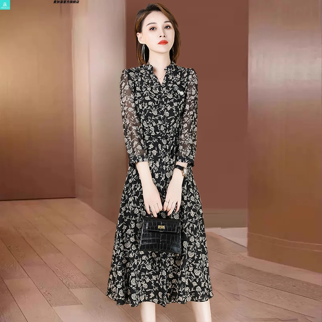 碎花品牌雪纺连衣裙女2025新款夏季妈妈小个子气质高端轻奢华裙子