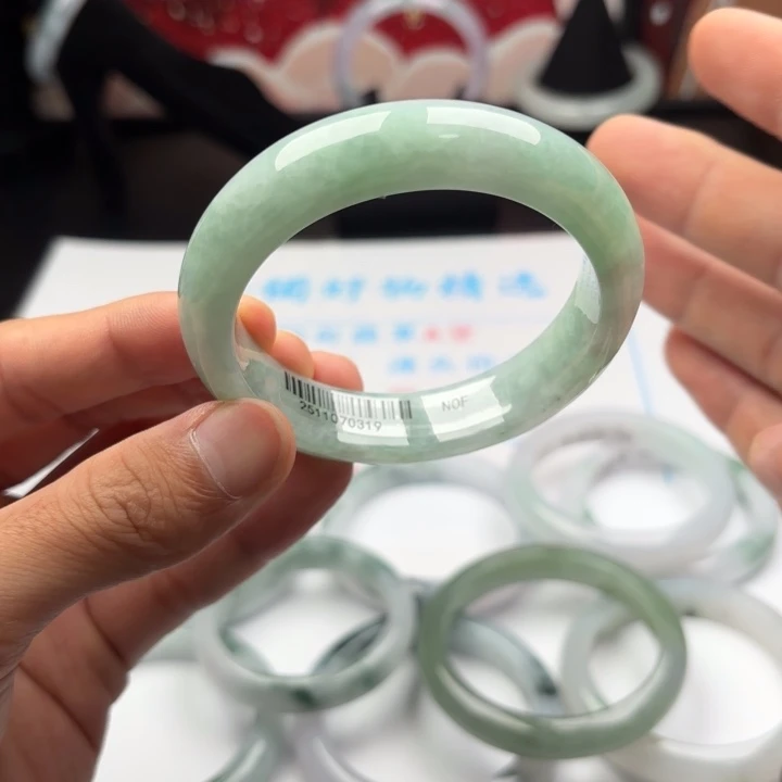 翡翠未镶嵌手镯5657x5 56