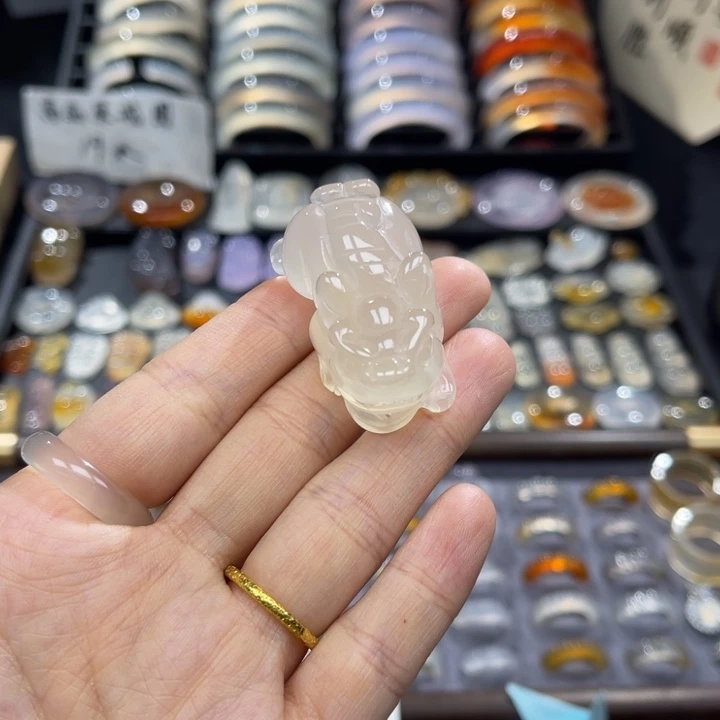玛瑙/玉髓未镶嵌颈饰