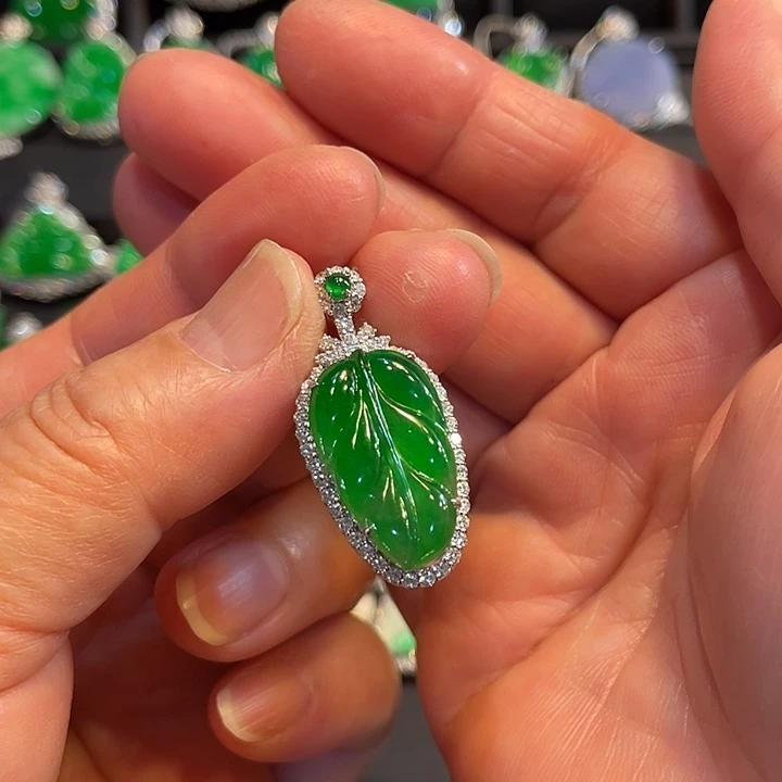 翡翠18K金镶嵌吊坠(不含链)天然缅甸翡翠A货