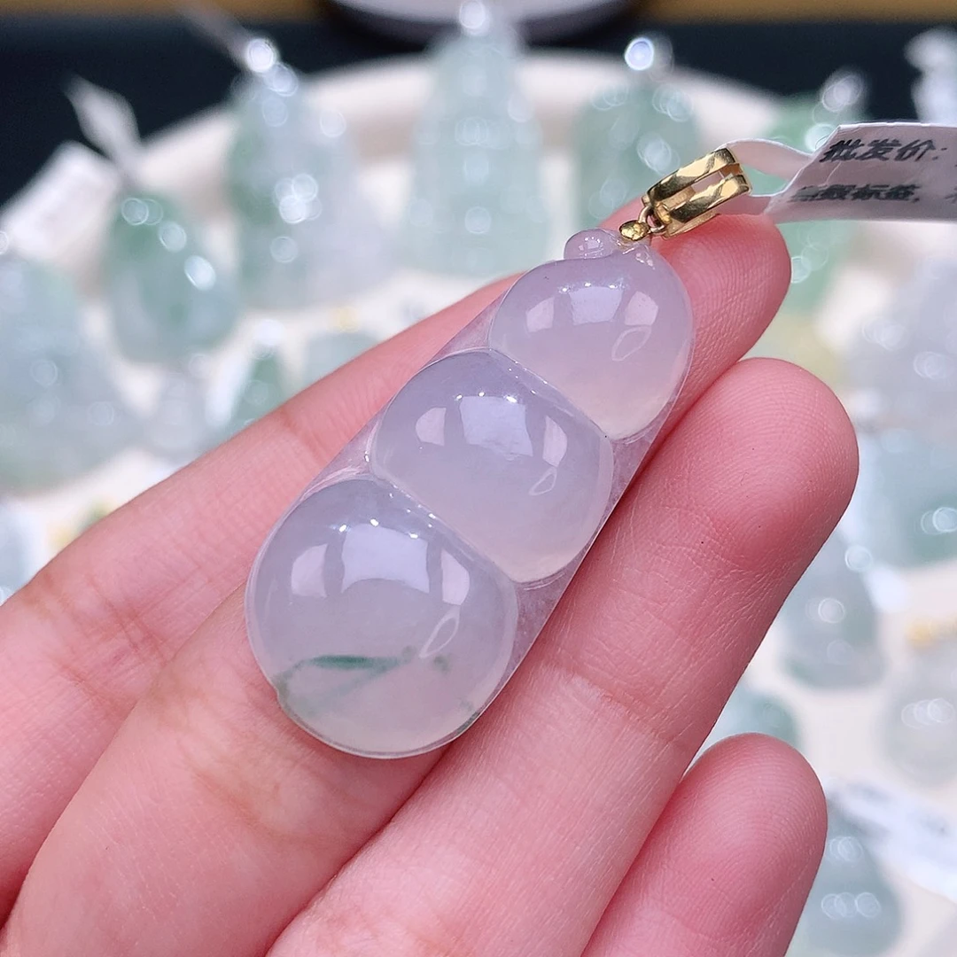 颈饰18K金镶嵌翡翠