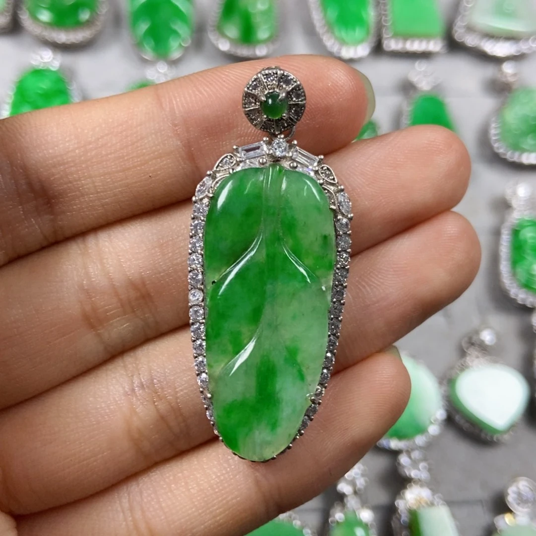 颈饰未镶嵌翡翠叶子