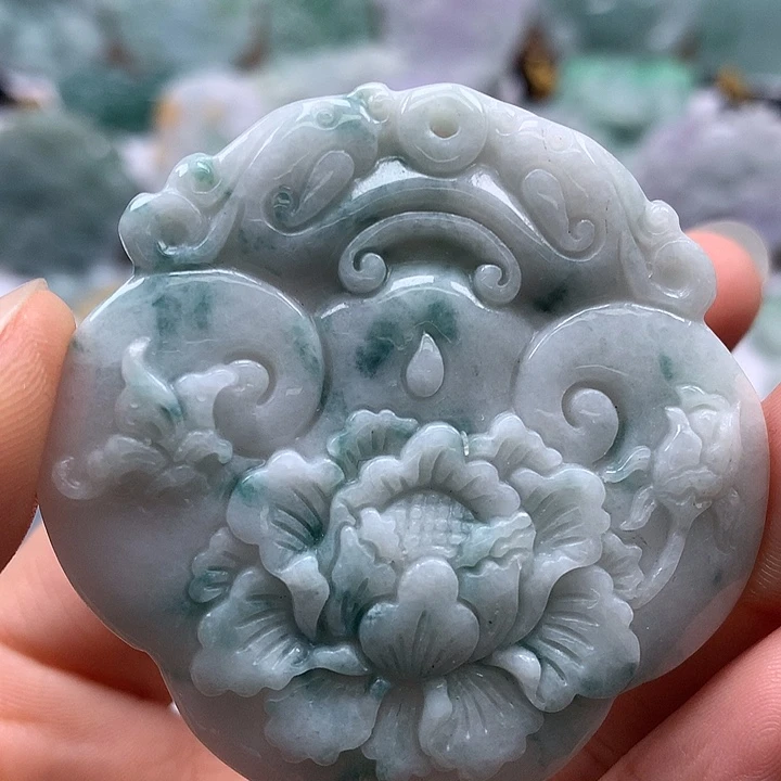 翡翠未镶嵌颈饰花开富贵如意锁