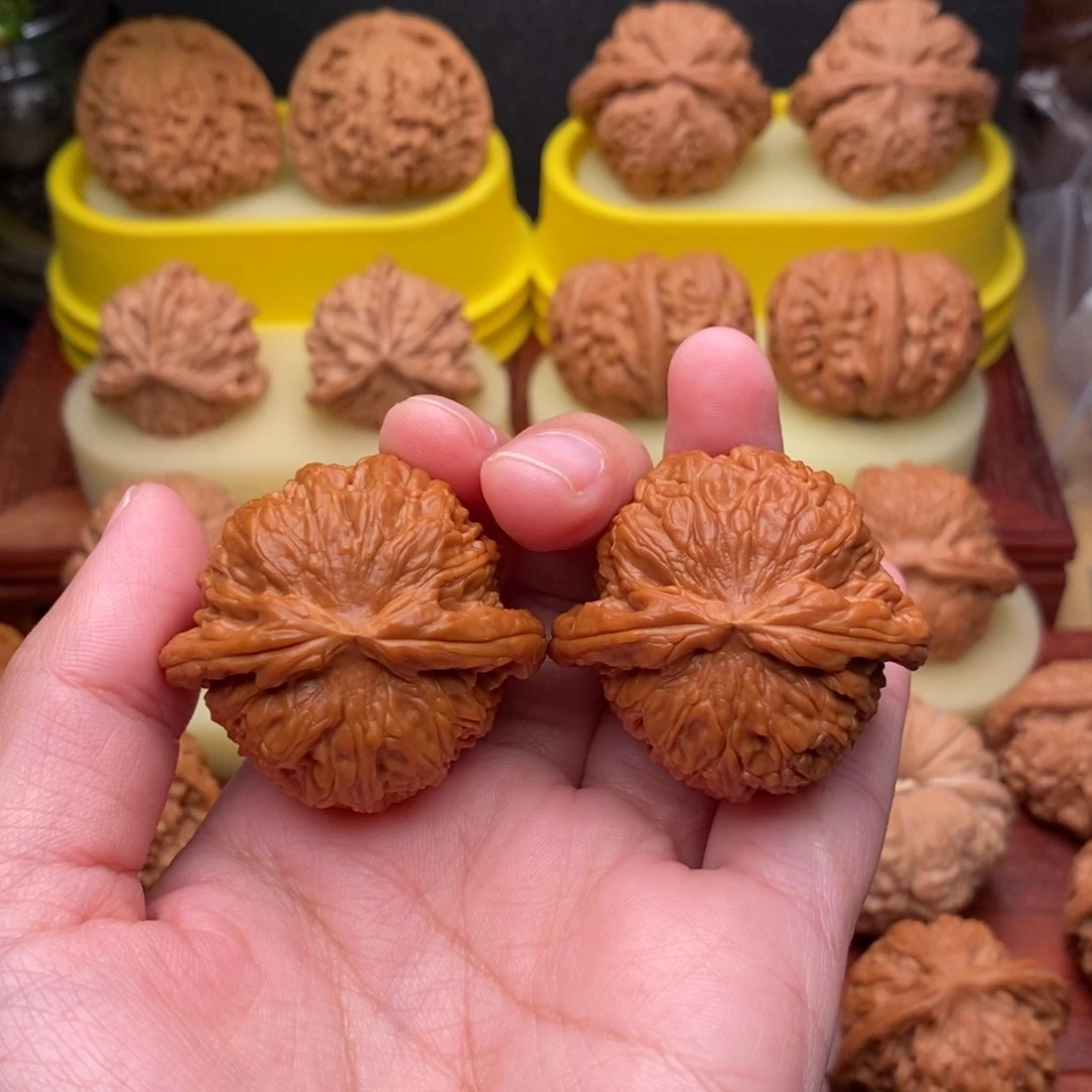 吊坠文玩核桃40“红皮”全品球白