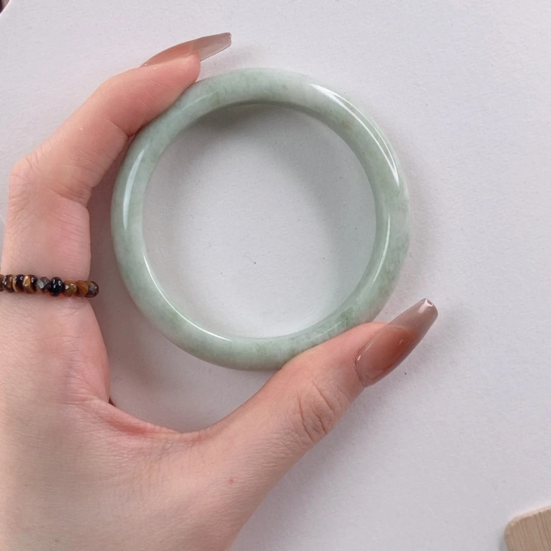 蓝田玉（蛇纹石化大理石玉）手镯未镶嵌小***.