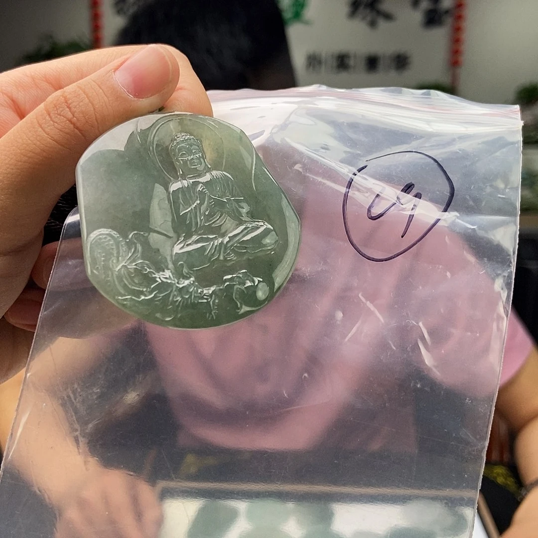 翡翠未镶嵌颈饰颜色多样性发拍一发一