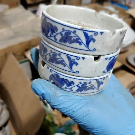 摆件盘子碗茶壶啥都有
