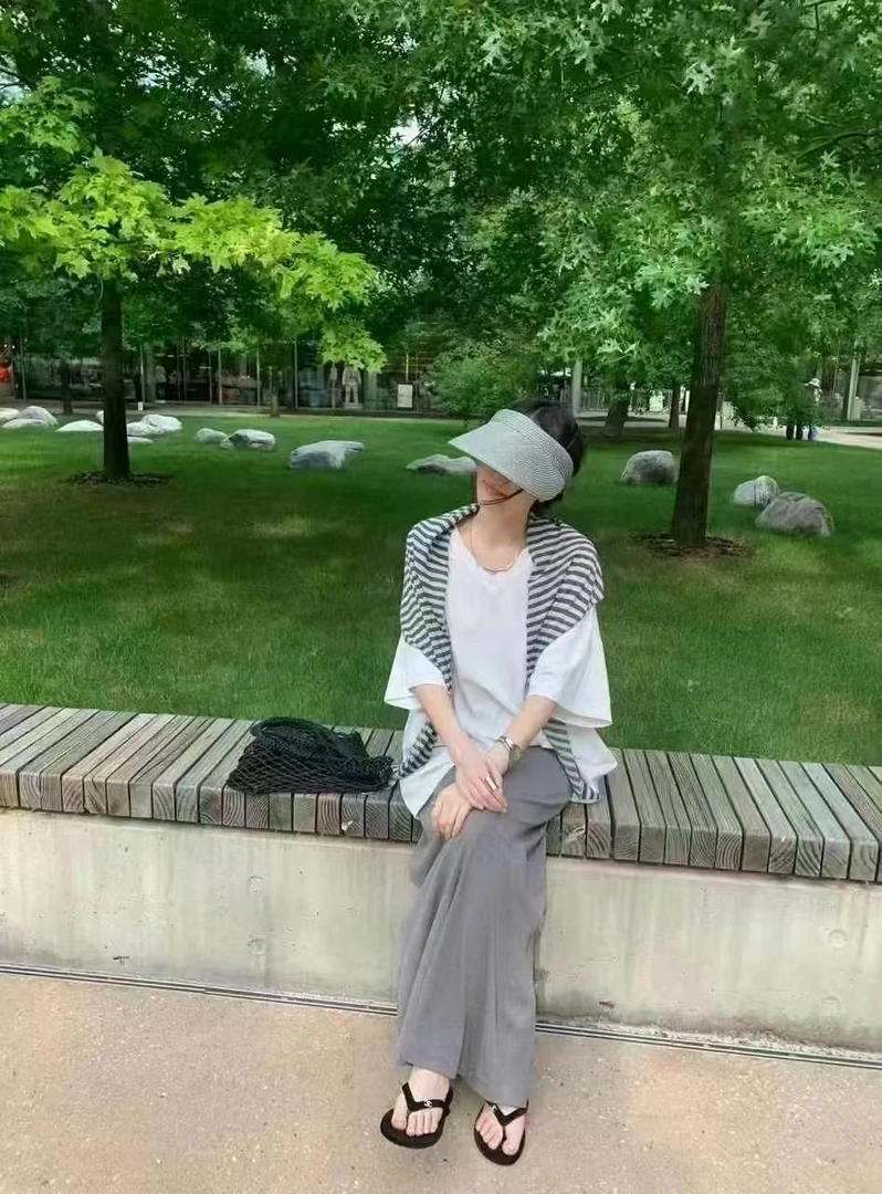 秋冬气质设计感小众宽松设计师休闲洋气薄款时尚百搭外套上衣条纹