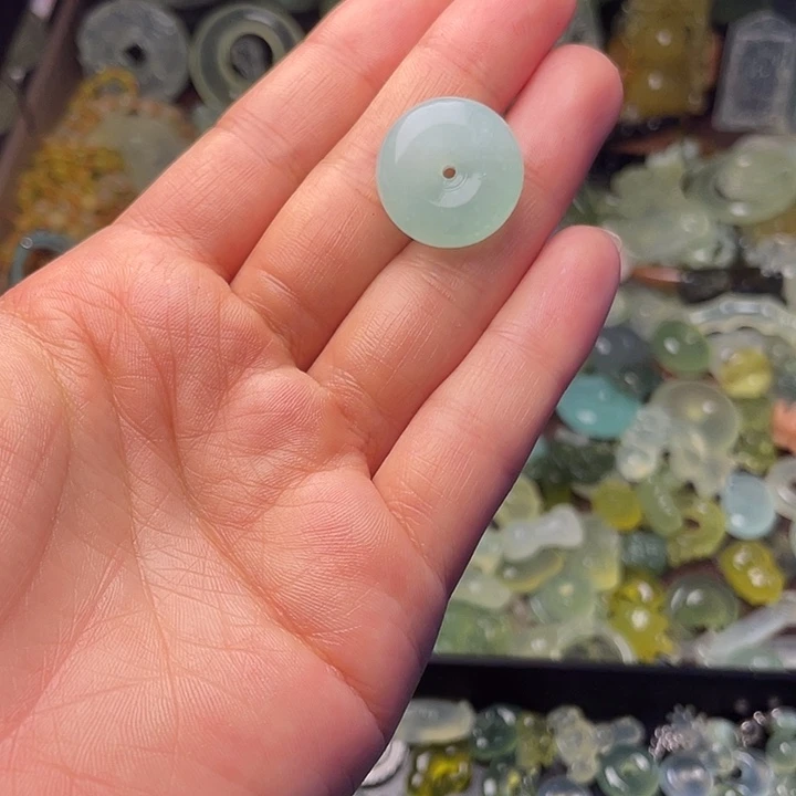 蛇纹石玉合金颈饰天青扣子