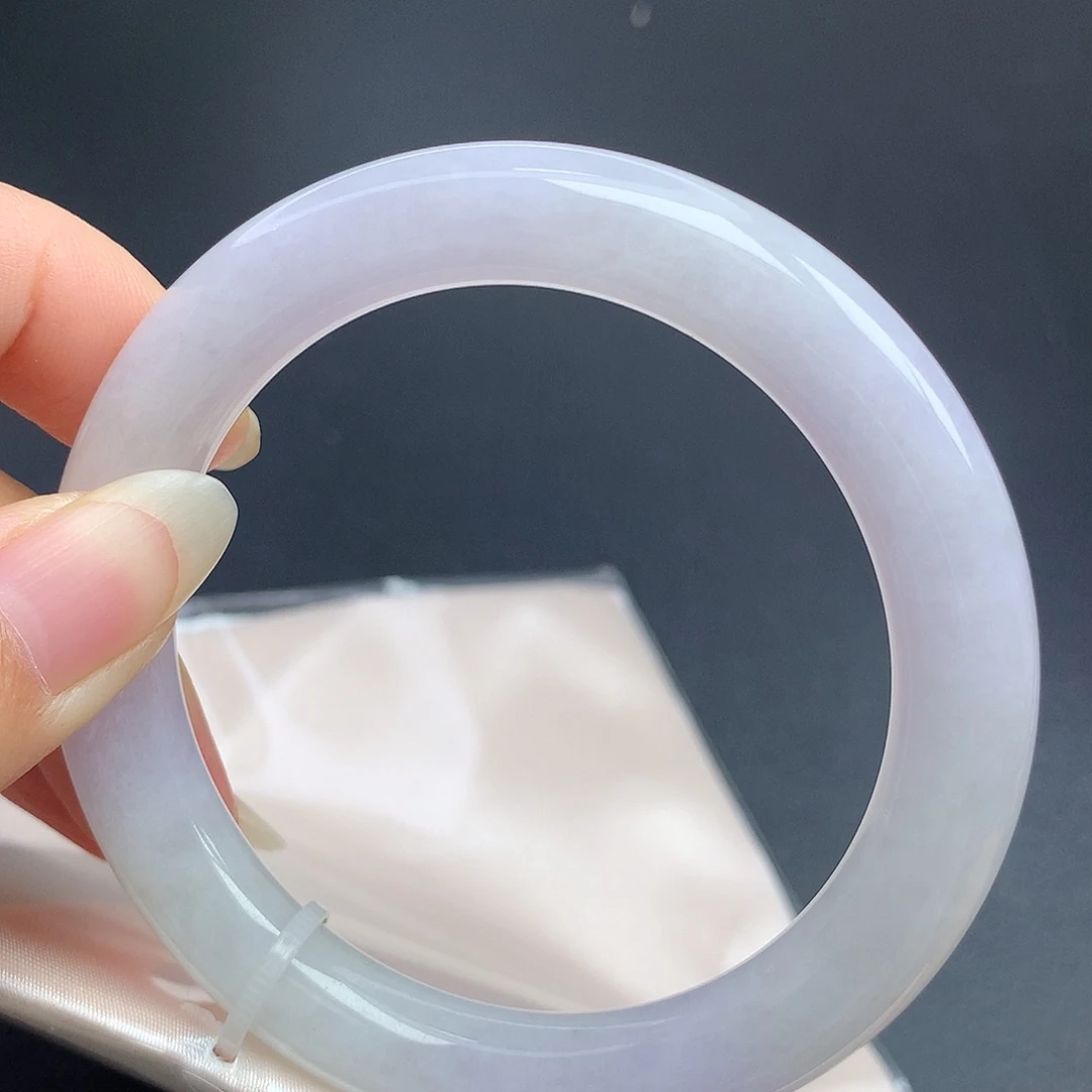 翡翠未镶嵌手镯（圆镯）56.6圈口