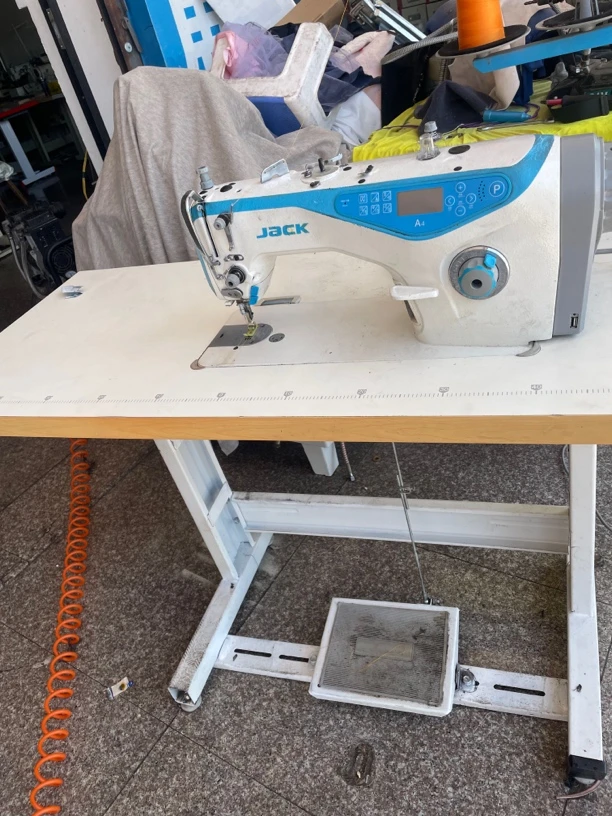 杰克A 4四自动电脑平车，适合家用和各种仑企业生产