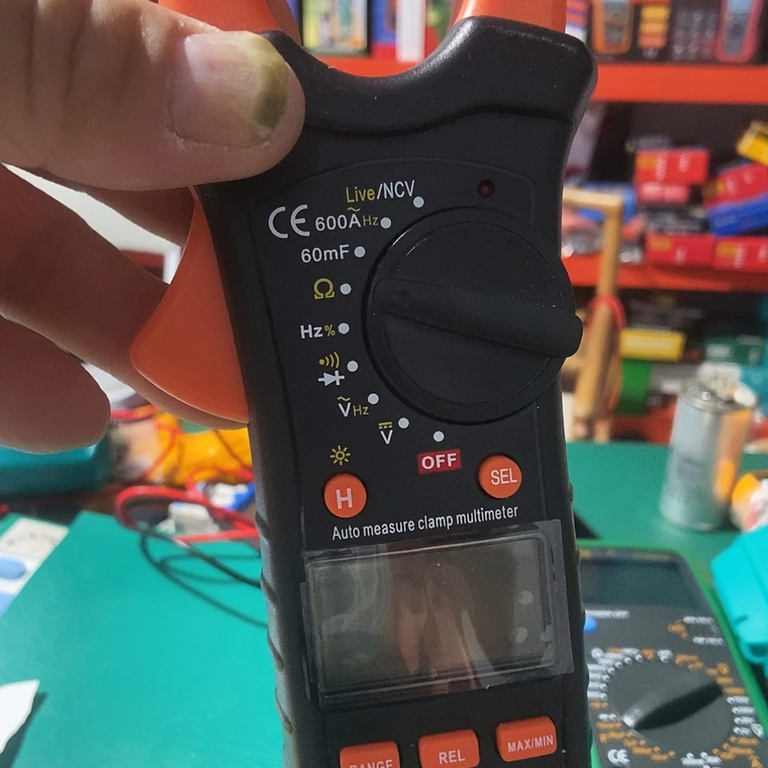 胜利语音钳形表一台