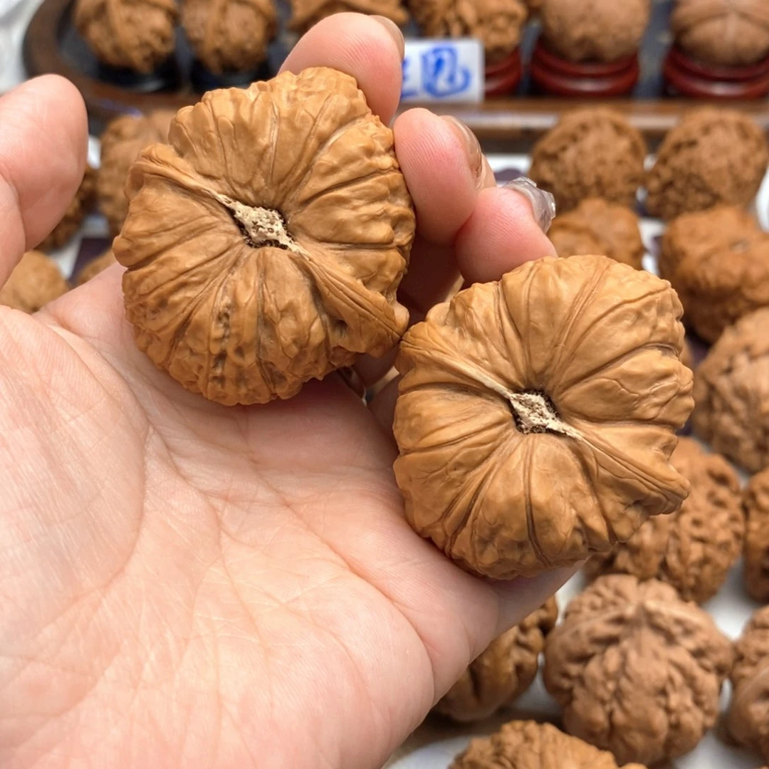 【闪购商品】文玩核桃把件边44肚48南瓜墩