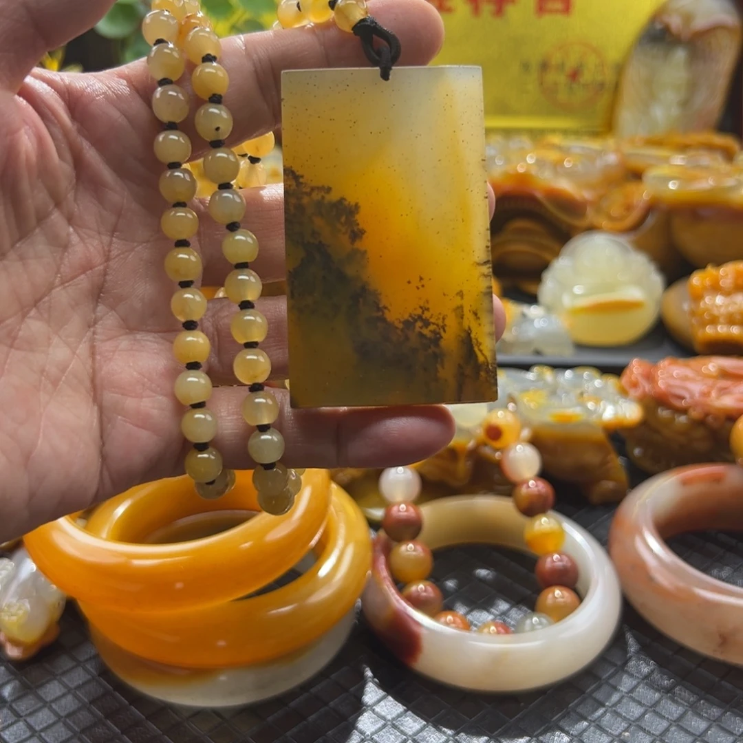 石英质玉未镶嵌颈饰