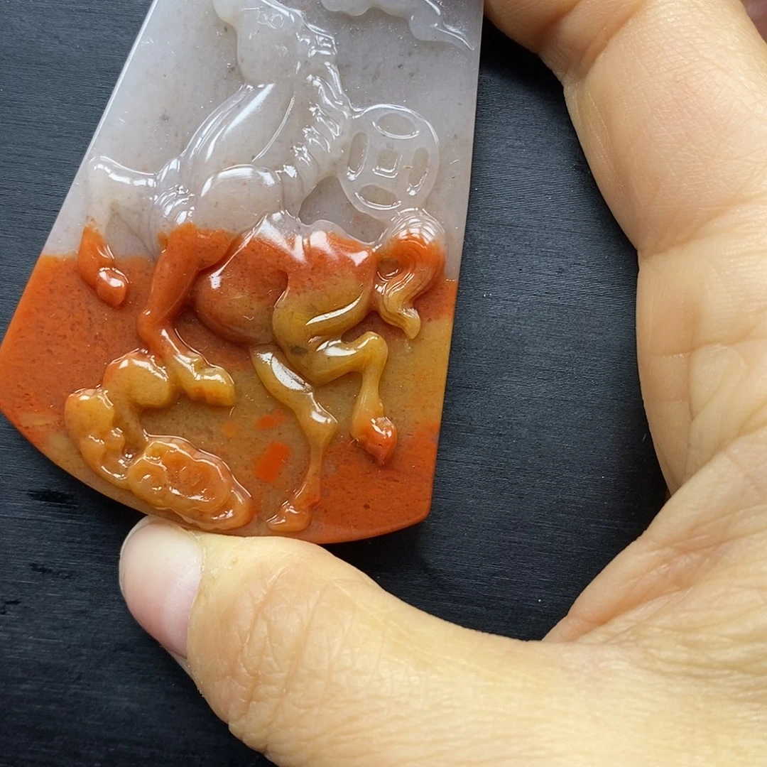 石英质玉（黄龙玉）颈饰未镶嵌