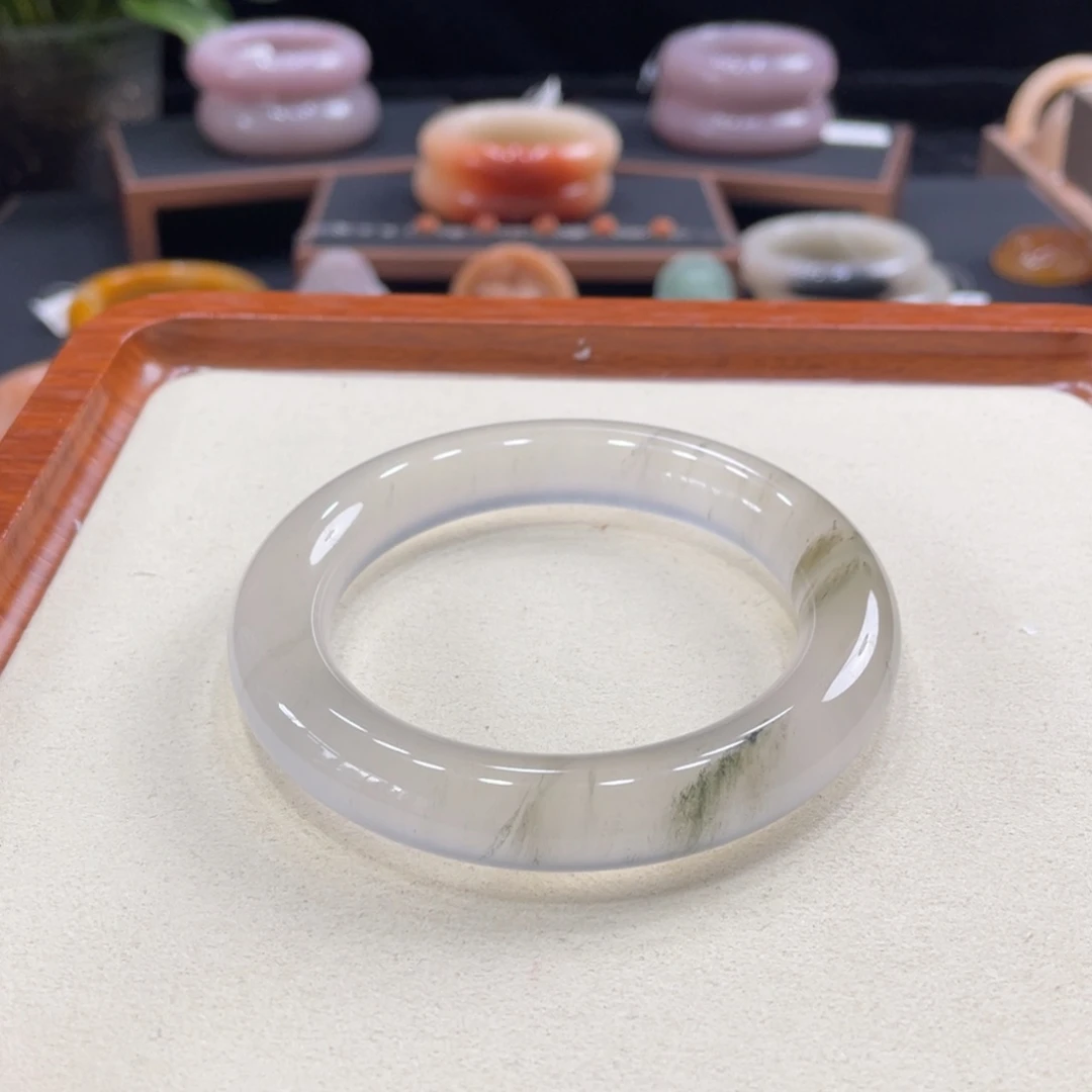 石英岩玉手镯未镶嵌耶**?