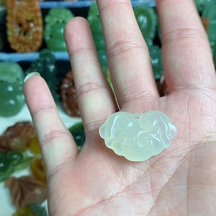 未镶嵌蛇纹石玉颈饰