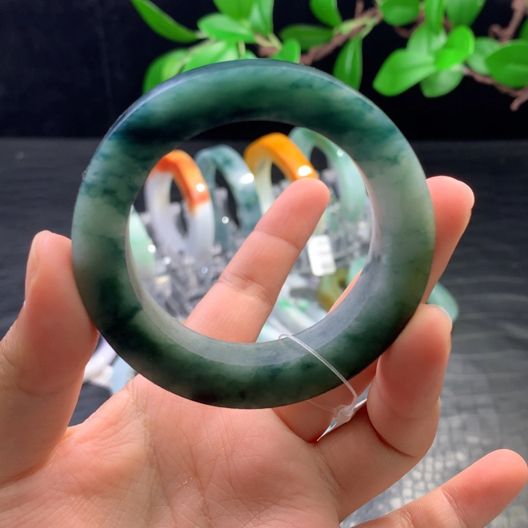 未镶嵌手镯定制翡翠