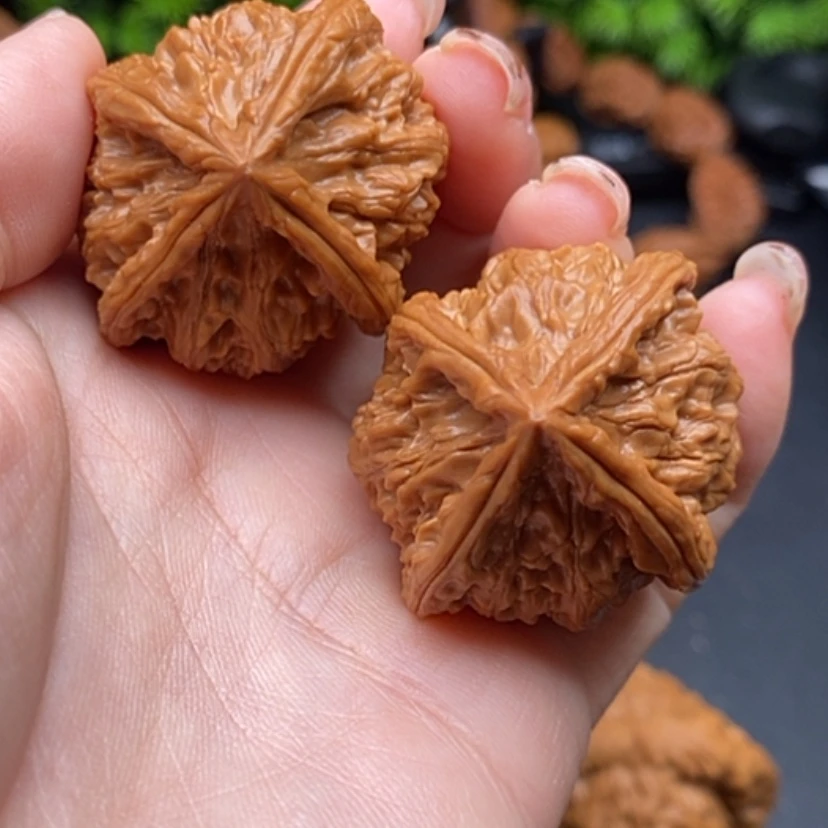 【闪购商品】文玩核桃把件用****3四棱