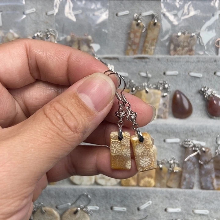 未镶嵌手链硅化珊瑚（珊瑚玉）