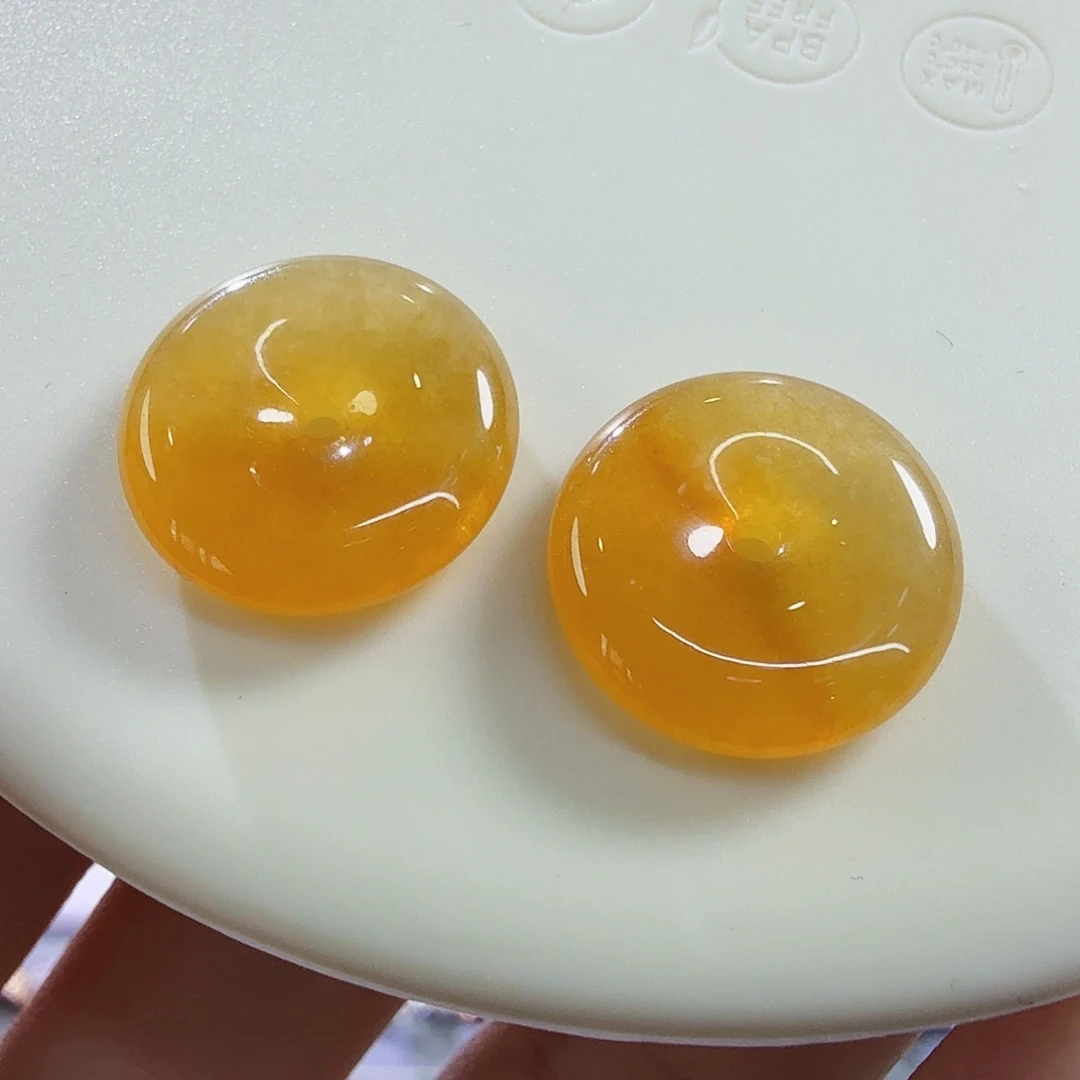 翡翠未镶嵌颈饰火烧云色