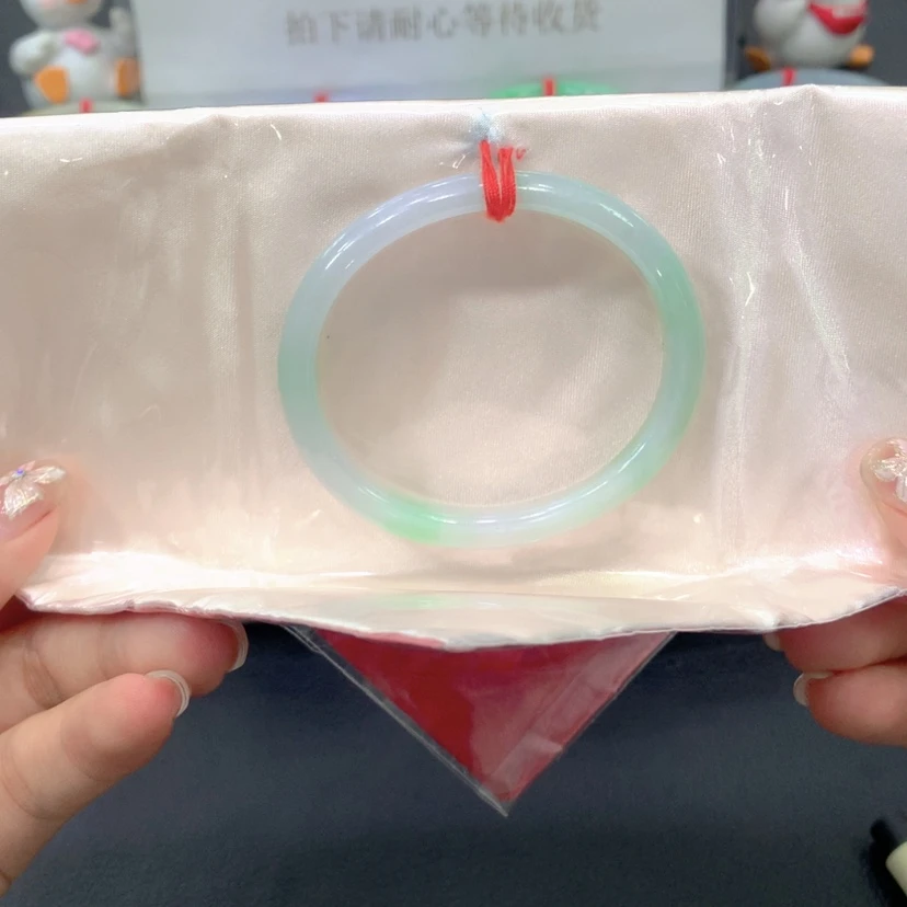 【闪购商品】翡翠手镯未镶嵌54贵妃22号链接