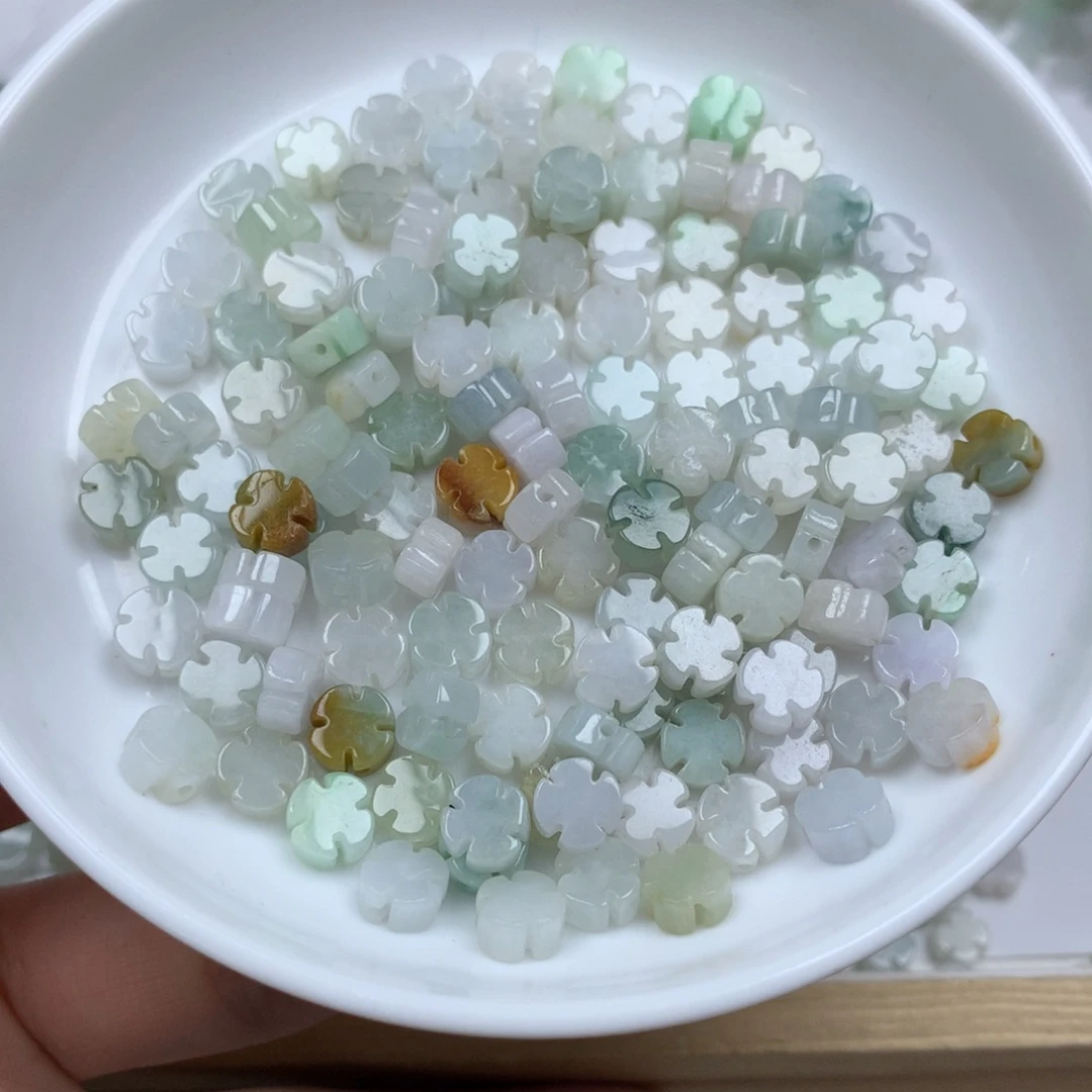 翡翠颈饰未镶嵌四叶草120颗