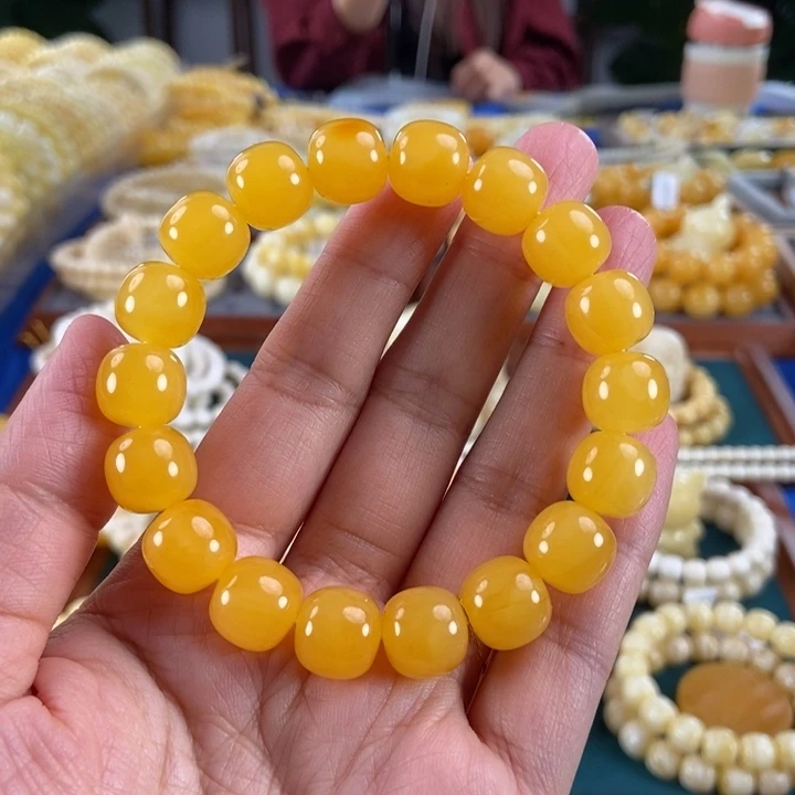 琥珀未镶嵌珠宝奇石12同料鸡油红老型18.85