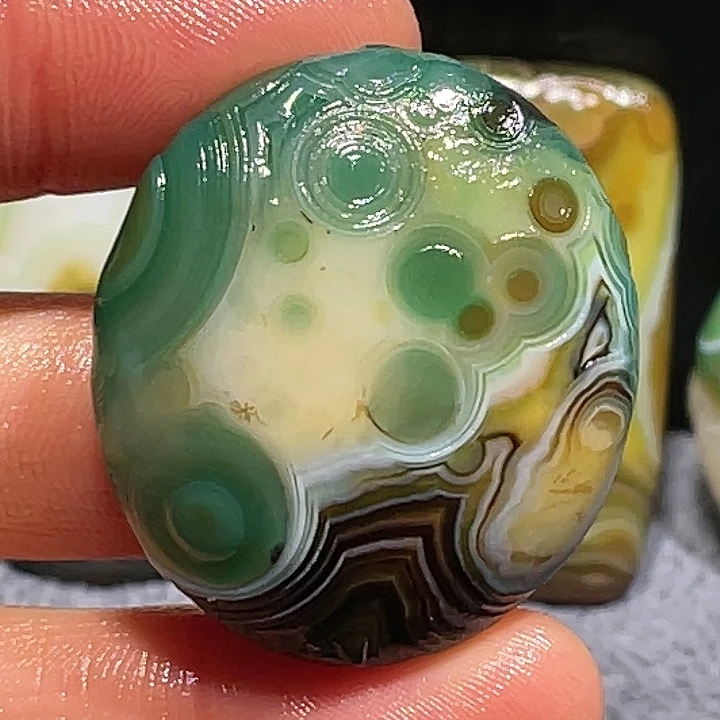 玛瑙/玉髓未镶嵌珠宝奇石