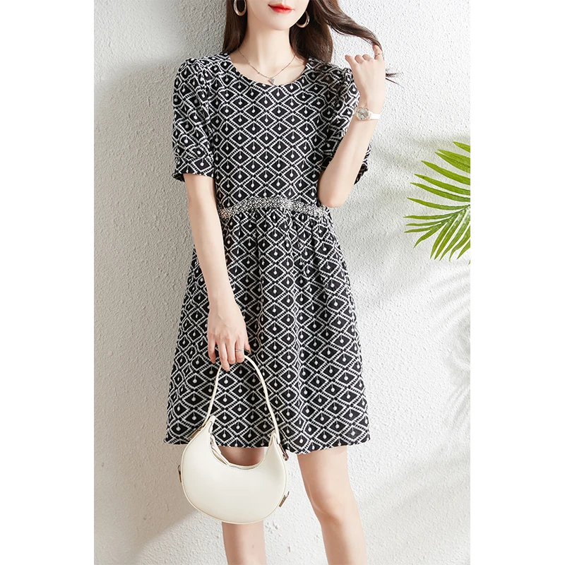 高级感重工刺绣格子连衣裙女夏季2025新款胖mm宽松遮肉显瘦a字裙