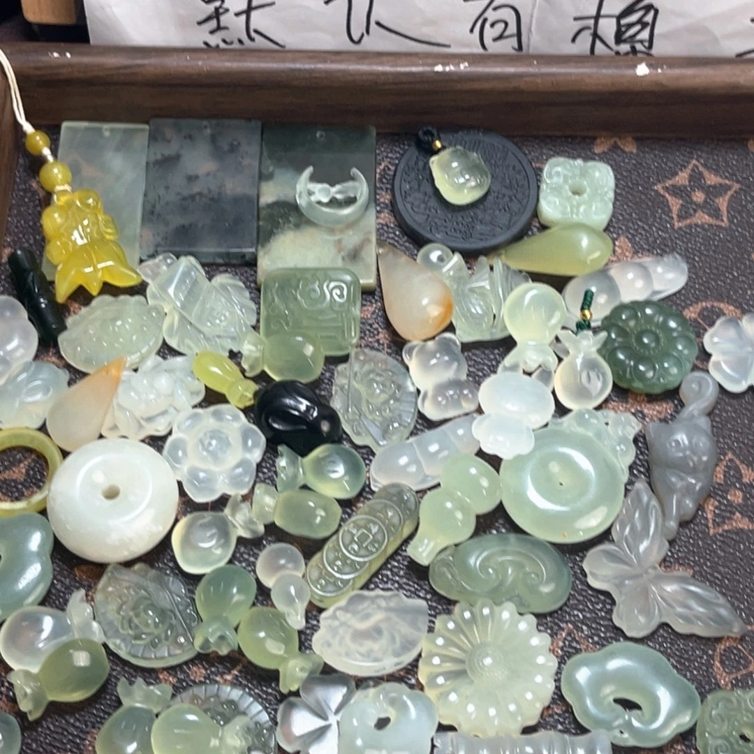 蛇纹石玉未镶嵌吊坠(不含链)10元一个满20包邮不退不换