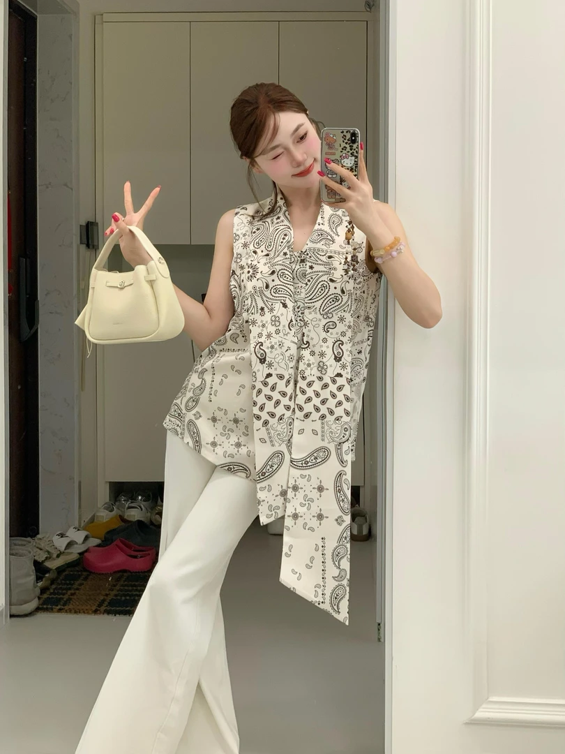 2025春夏新品法式气质复古印花飘带上衣白色微辣休闲裤两件套装