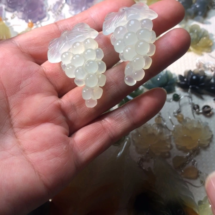 蛇纹石玉未镶嵌耳坠