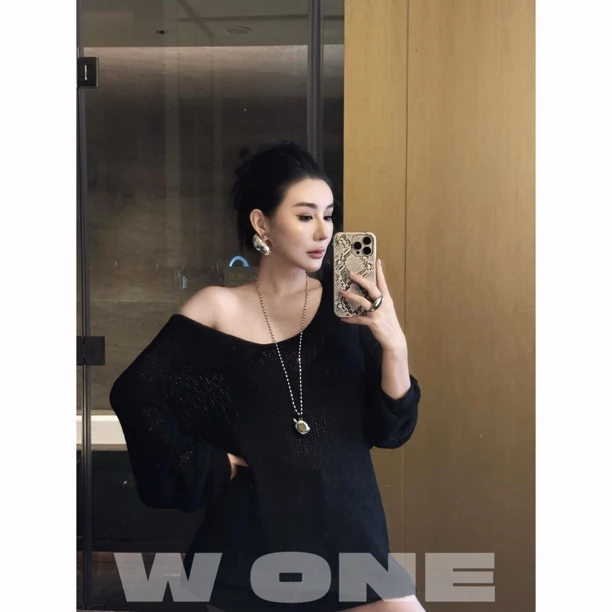 【W ONE】小众设计针织百搭V领毛衣